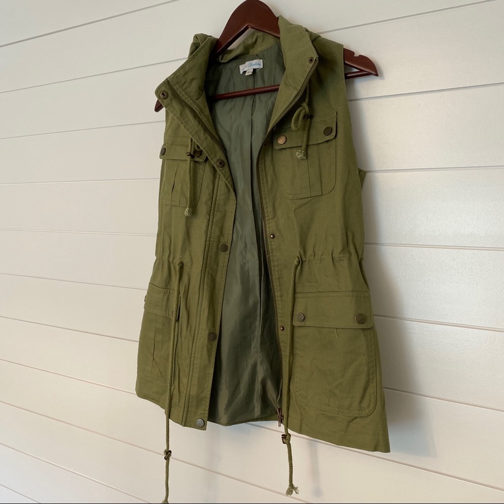 Hooded army green vest